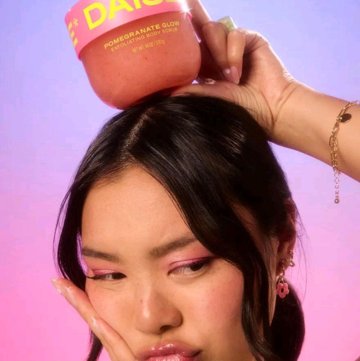 Daise Pomegranate Glow body scrub lifestyle image