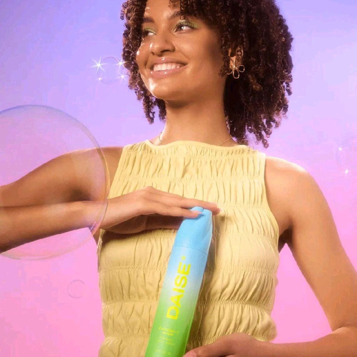 Daise Coconut Whip Foaming Body Wash lifestyle